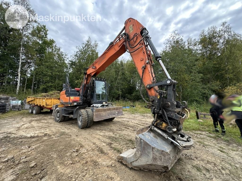 Doosan DX 170 W - Escavadeira de rodas: foto 3 Doosan DX 170 W - Escavadeira de rodas: foto 3