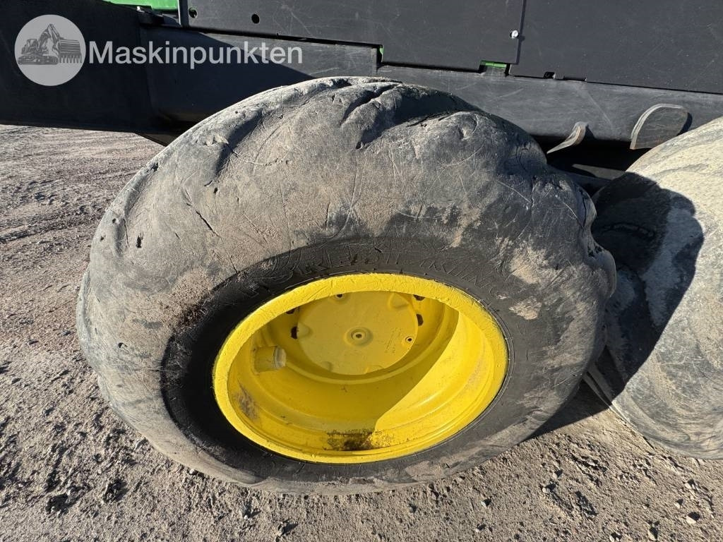 Harvester John Deere 1270 E: foto 25