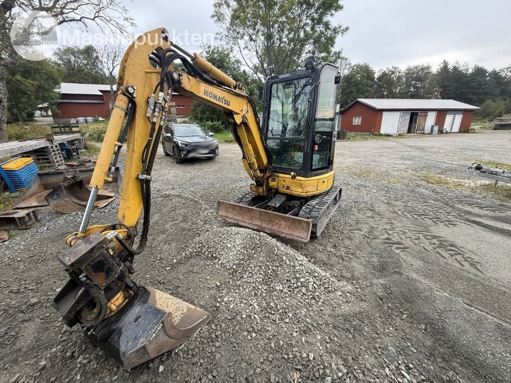 Komatsu PC 26 MR - Mini escavadeira: foto 1 Komatsu PC 26 MR - Mini escavadeira: foto 1