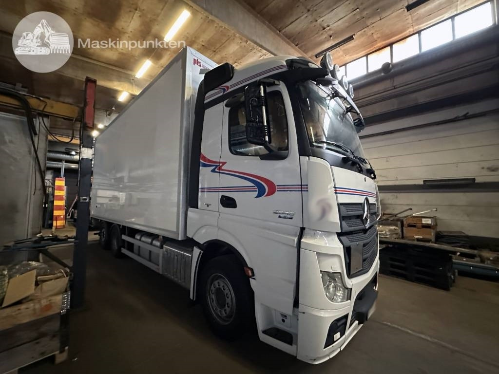 Mercedes-Benz Actros 2545 - Camião furgão: foto 3 Mercedes-Benz Actros 2545 - Camião furgão: foto 3