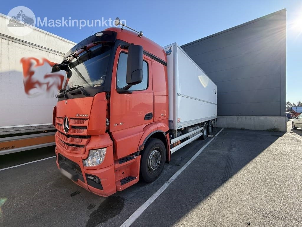 Mercedes-Benz Actros 2551 - Camião frigorífico: foto 1 Mercedes-Benz Actros 2551 - Camião frigorífico: foto 1