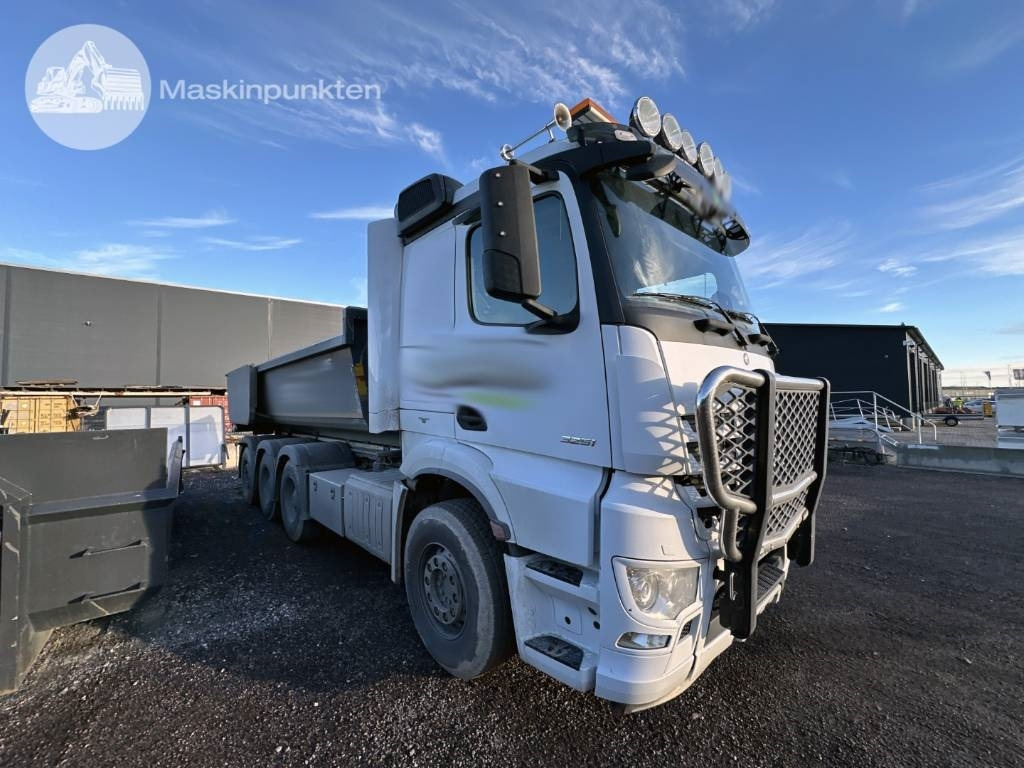 Mercedes-Benz Arocs 3251 - Camião polibenne: foto 3 Mercedes-Benz Arocs 3251 - Camião polibenne: foto 3