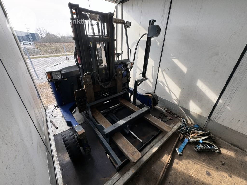 Moffett M4 25.3 NX - Empilhadeira a diesel: foto 1 Moffett M4 25.3 NX - Empilhadeira a diesel: foto 1