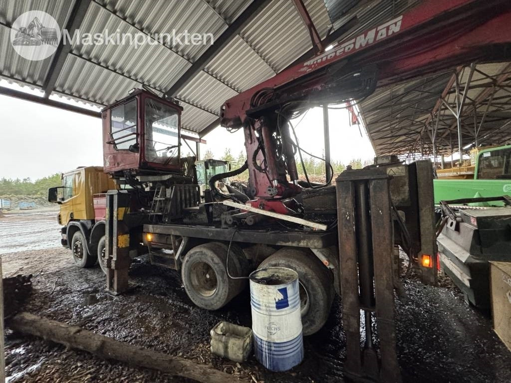 Scania P 124 G med Timberman - Camião de transporte de madeira: foto 2 Scania P 124 G med Timberman - Camião de transporte de madeira: foto 2