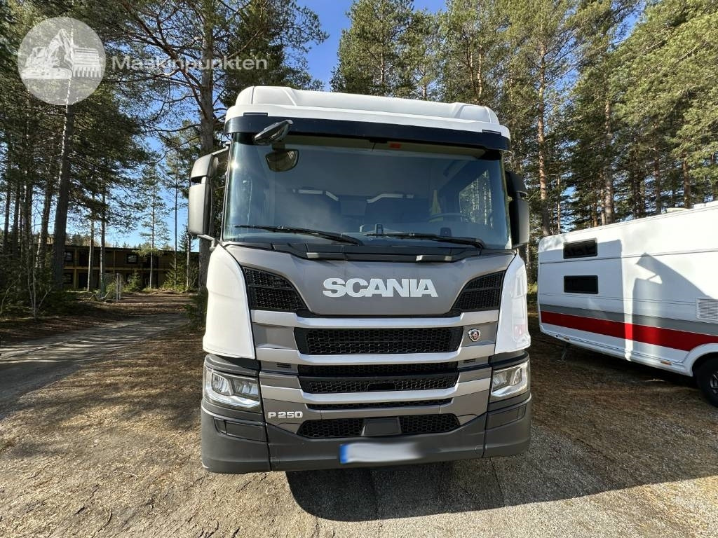 Scania P 250 - Camião furgão: foto 2 Scania P 250 - Camião furgão: foto 2