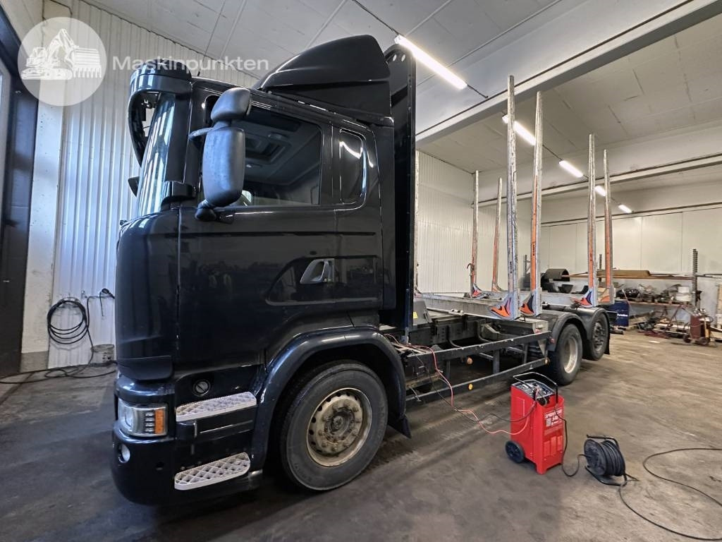 Scania R 490 LB - Camião de transporte de madeira: foto 4 Scania R 490 LB - Camião de transporte de madeira: foto 4