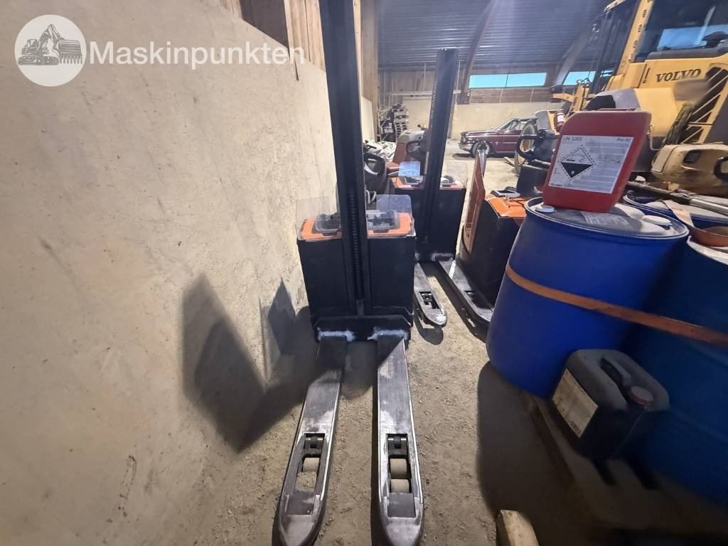 Toyota BT SWE 160 L - Empilhadeira elétrica: foto 5 Toyota BT SWE 160 L - Empilhadeira elétrica: foto 5