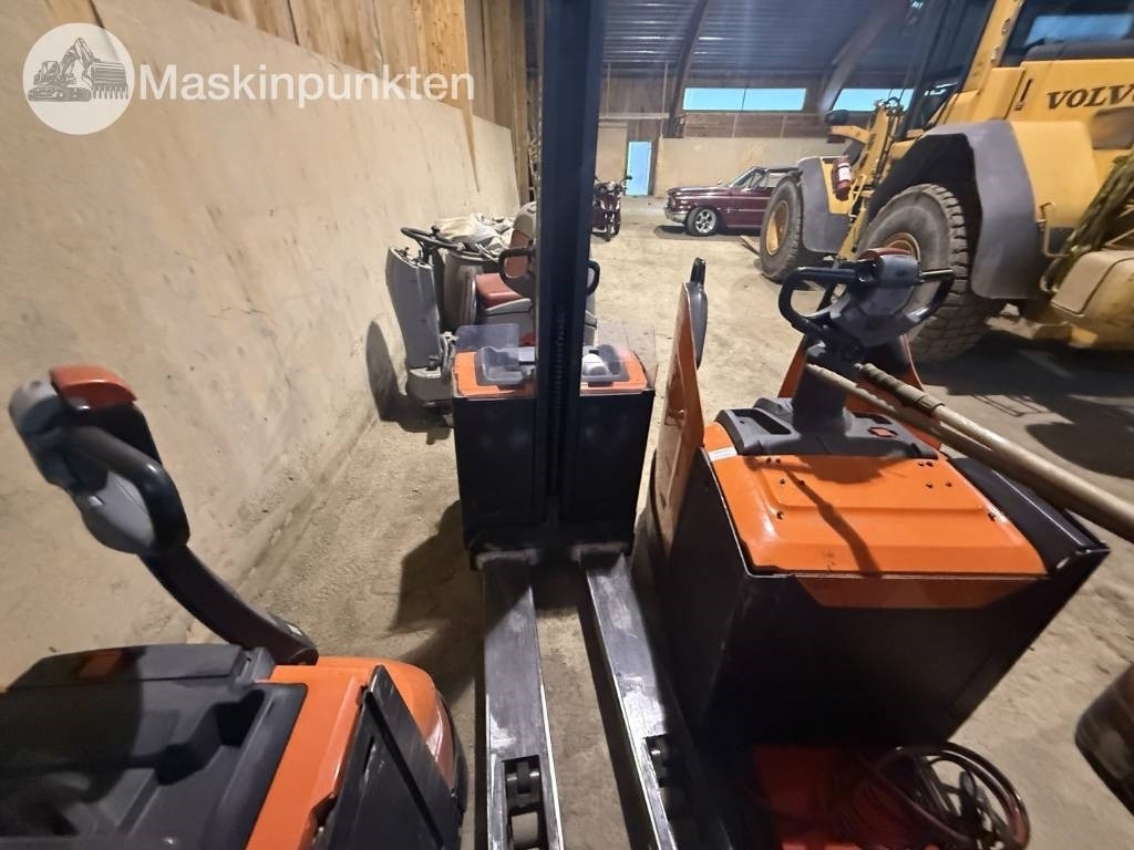 Toyota BT SWE 80 L - Empilhadeira elétrica: foto 5 Toyota BT SWE 80 L - Empilhadeira elétrica: foto 5