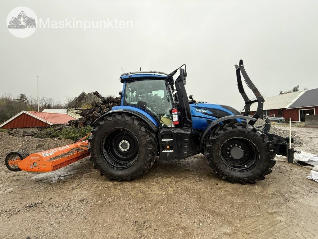 Valtra T 255 MED KRAN OCH AGGREGAT! - Trator florestal: foto 2 Valtra T 255 MED KRAN OCH AGGREGAT! - Trator florestal: foto 2