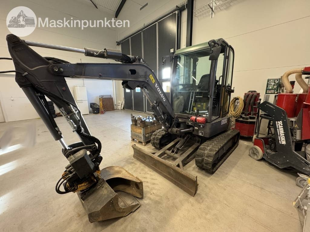 Volvo ECR 25 D - Mini escavadeira: foto 1 Volvo ECR 25 D - Mini escavadeira: foto 1