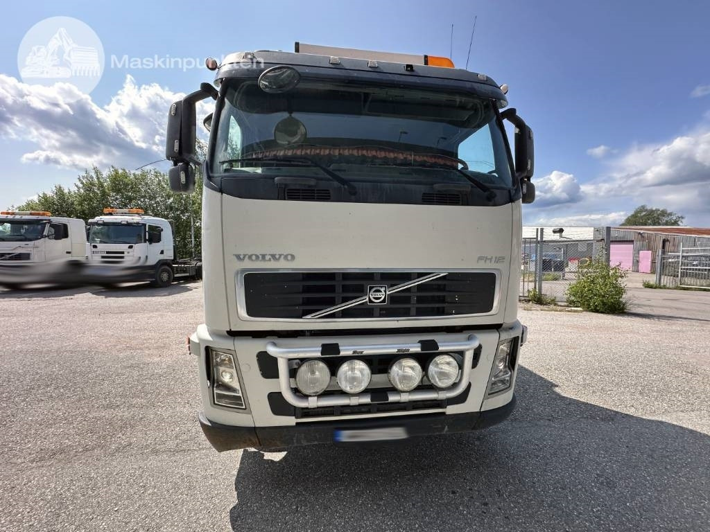 Volvo FH 12 460 CAMELEONT - Camião transportador de contêineres/ Caixa móvel: foto 2 Volvo FH 12 460 CAMELEONT - Camião transportador de contêineres/ Caixa móvel: foto 2