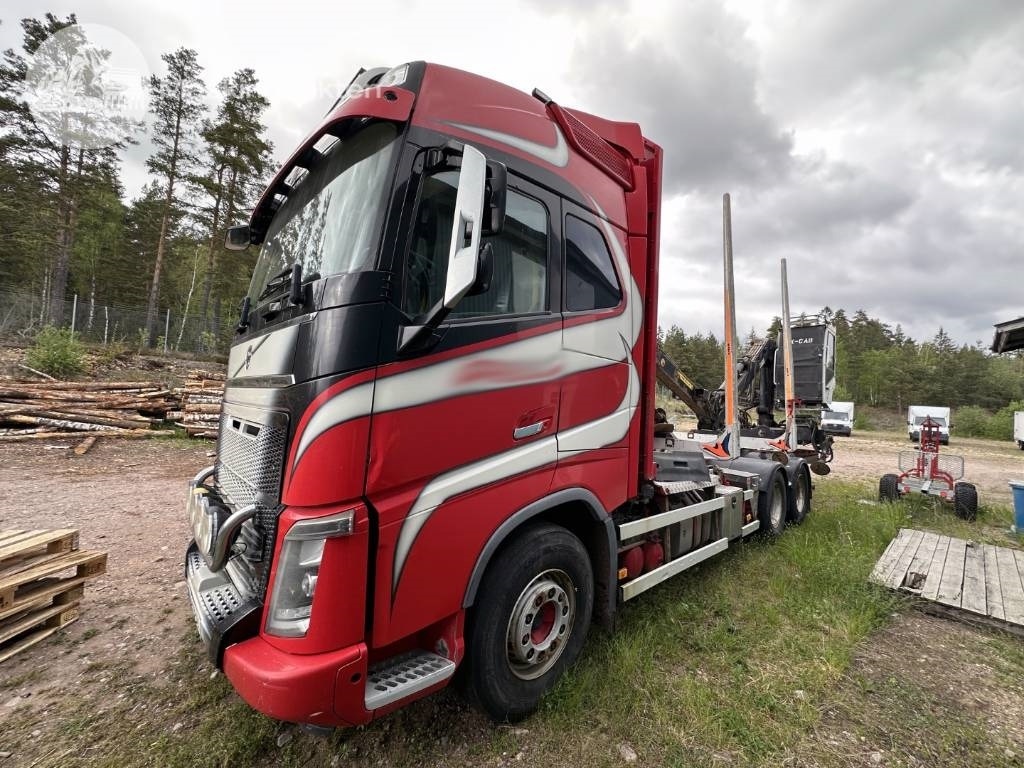 Volvo FH 16 750 - Camião de transporte de madeira: foto 1 Volvo FH 16 750 - Camião de transporte de madeira: foto 1
