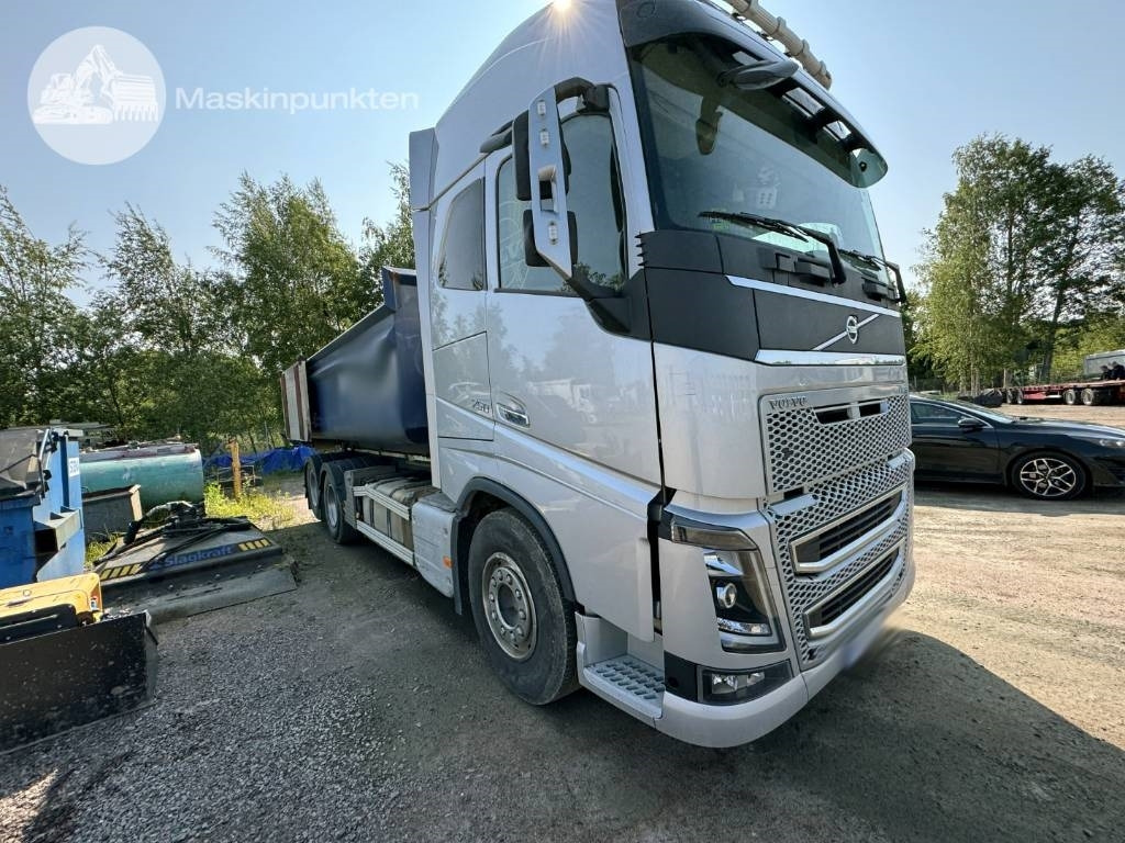 Volvo FH 16 750 - Camião polibenne: foto 1 Volvo FH 16 750 - Camião polibenne: foto 1