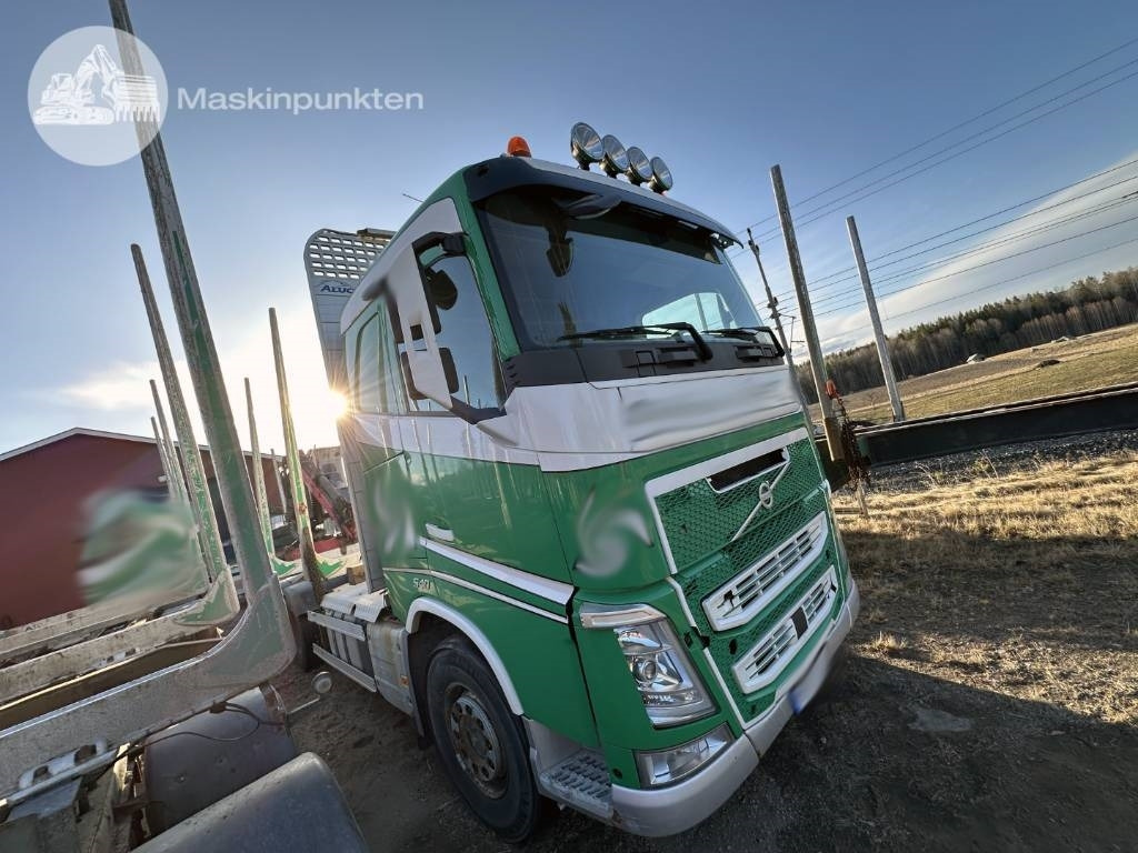 Volvo FH 540 - Camião de transporte de madeira: foto 1 Volvo FH 540 - Camião de transporte de madeira: foto 1
