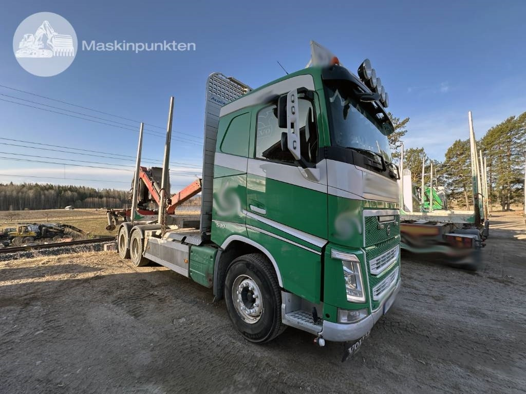 Volvo FH 540 - Camião de transporte de madeira: foto 1 Volvo FH 540 - Camião de transporte de madeira: foto 1