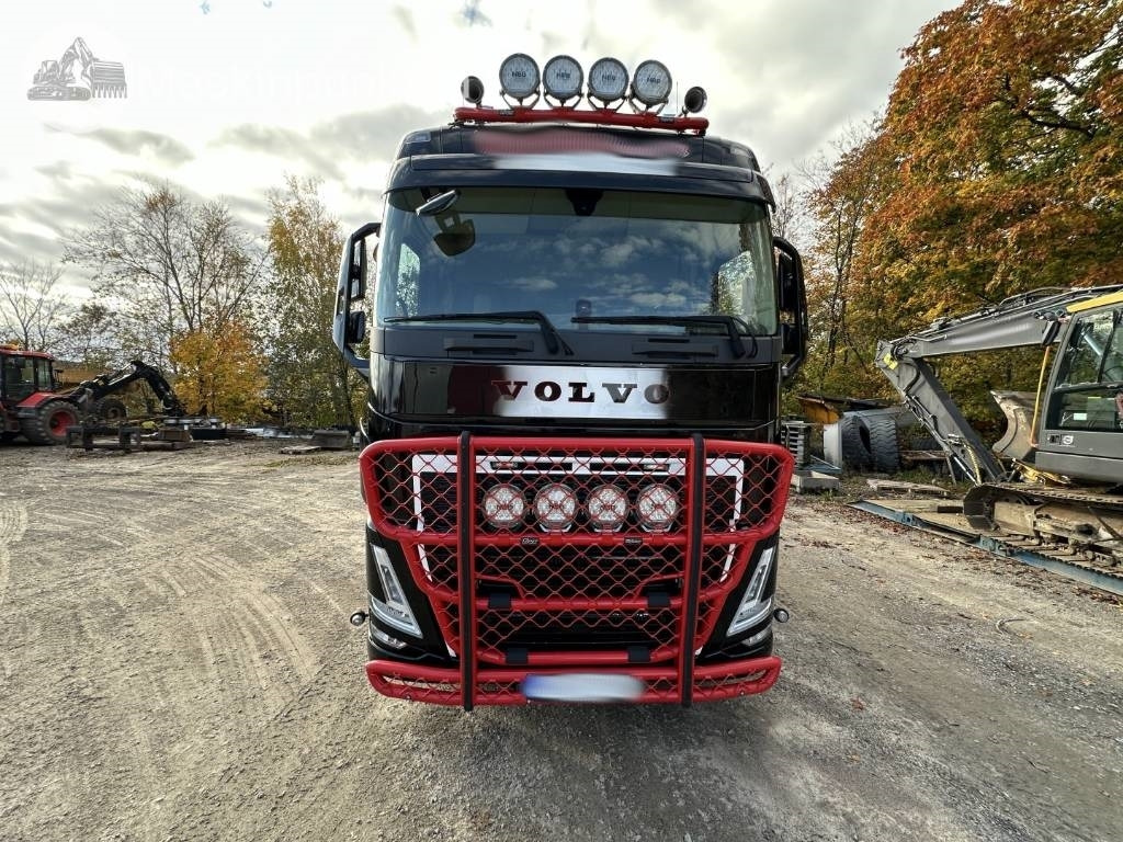 Volvo FH 64 R Timmerbil med kran - Camião de transporte de madeira: foto 2 Volvo FH 64 R Timmerbil med kran - Camião de transporte de madeira: foto 2