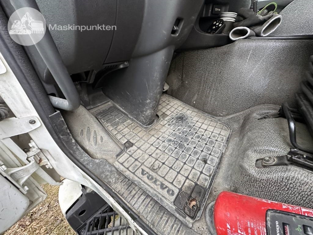 Camião frigorífico Volvo FL 240: foto 14