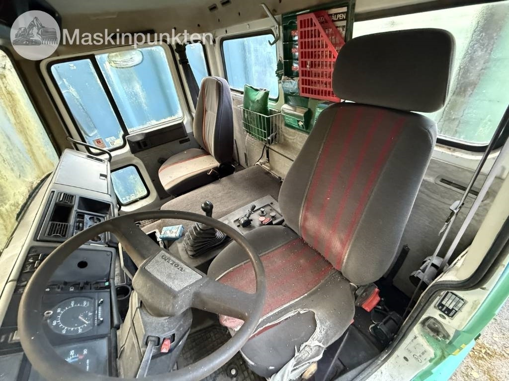 Camião basculante Volvo FL 611: foto 47