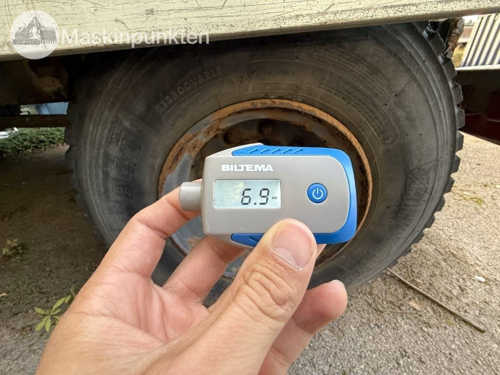 Camião basculante Volvo FL 611: foto 25