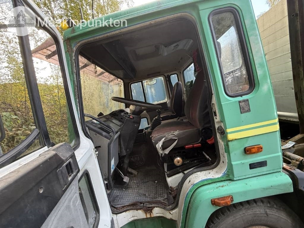 Camião basculante Volvo FL 611: foto 44