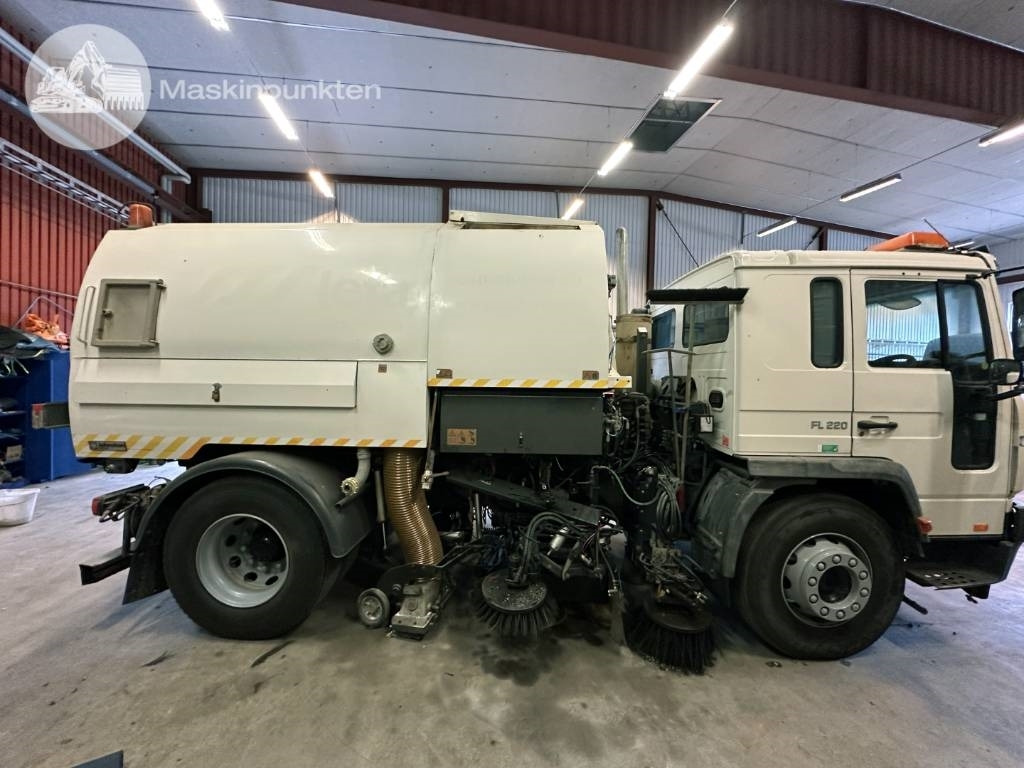 Volvo FL 618 - Caminhão de lixo: foto 1 Volvo FL 618 - Caminhão de lixo: foto 1