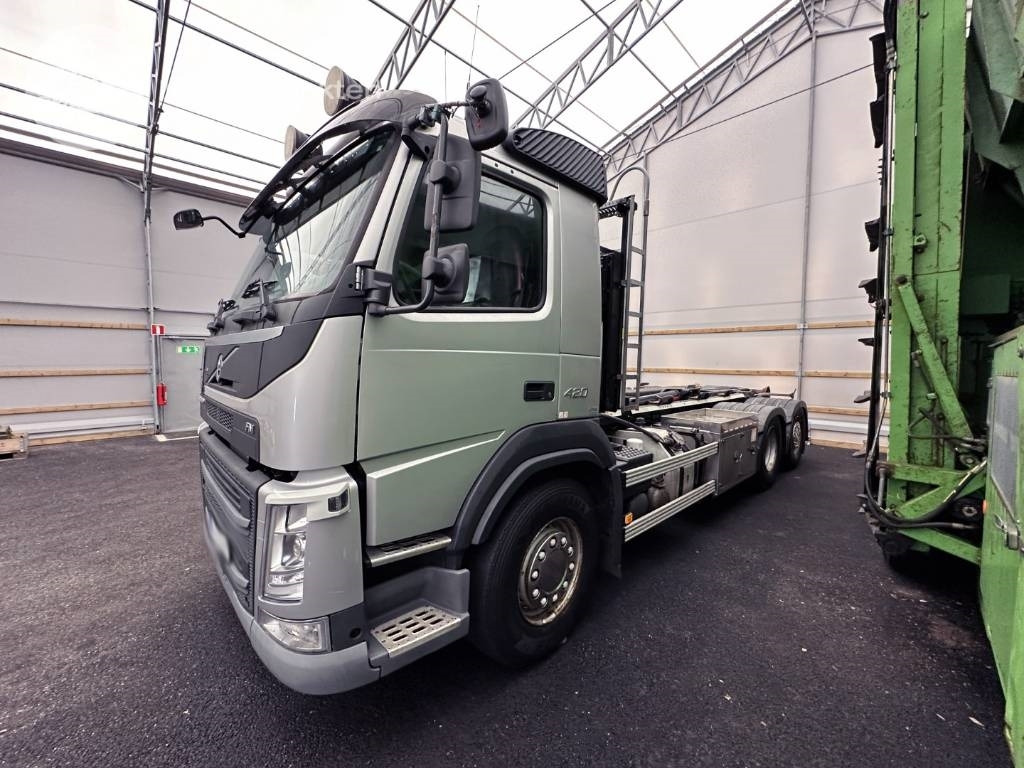 Volvo FM 420 - Camião polibenne: foto 1 Volvo FM 420 - Camião polibenne: foto 1