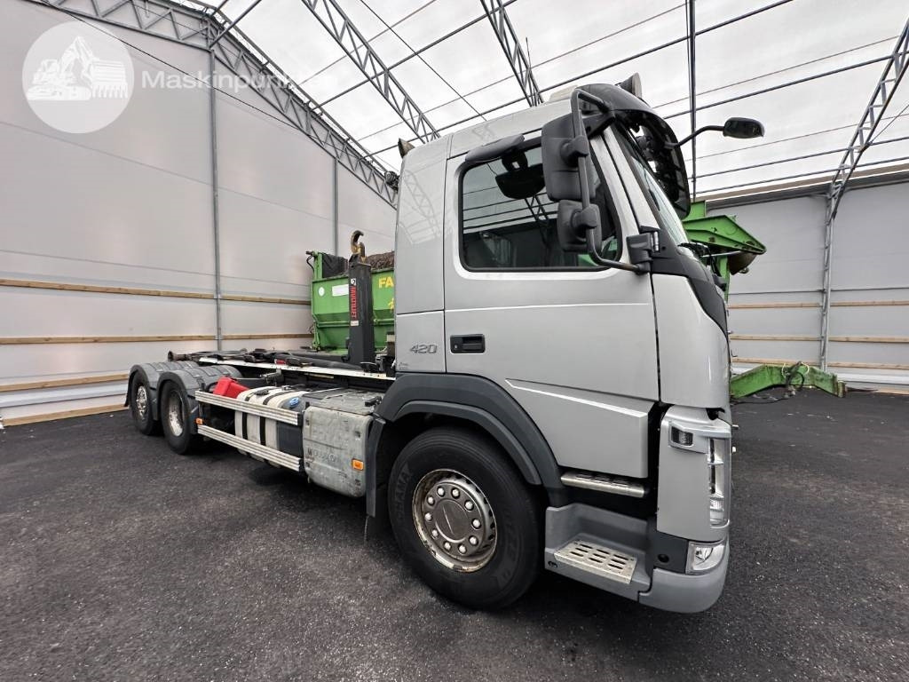 Volvo FM 420 - Camião polibenne: foto 2 Volvo FM 420 - Camião polibenne: foto 2