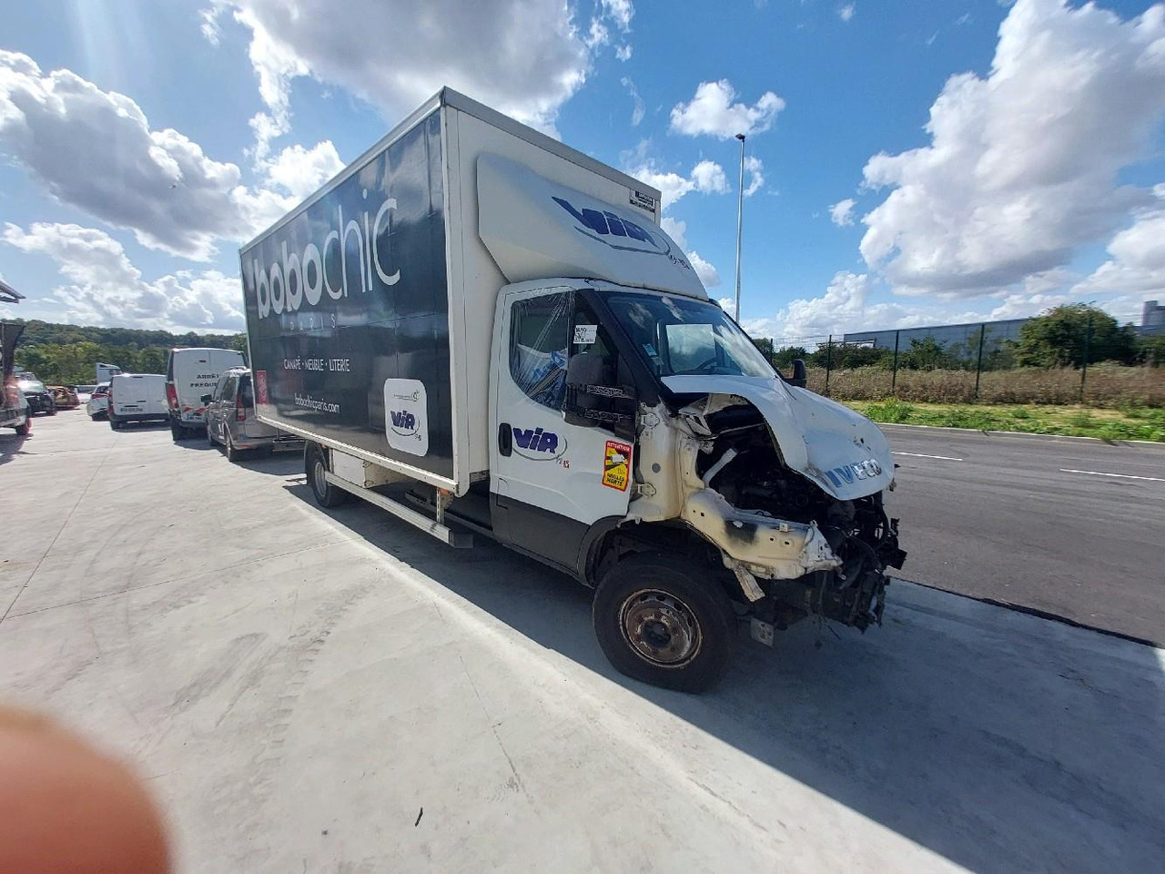 IVECO PORTEUR 65C14N - Carrinha de contentor: foto 1 IVECO PORTEUR 65C14N - Carrinha de contentor: foto 1