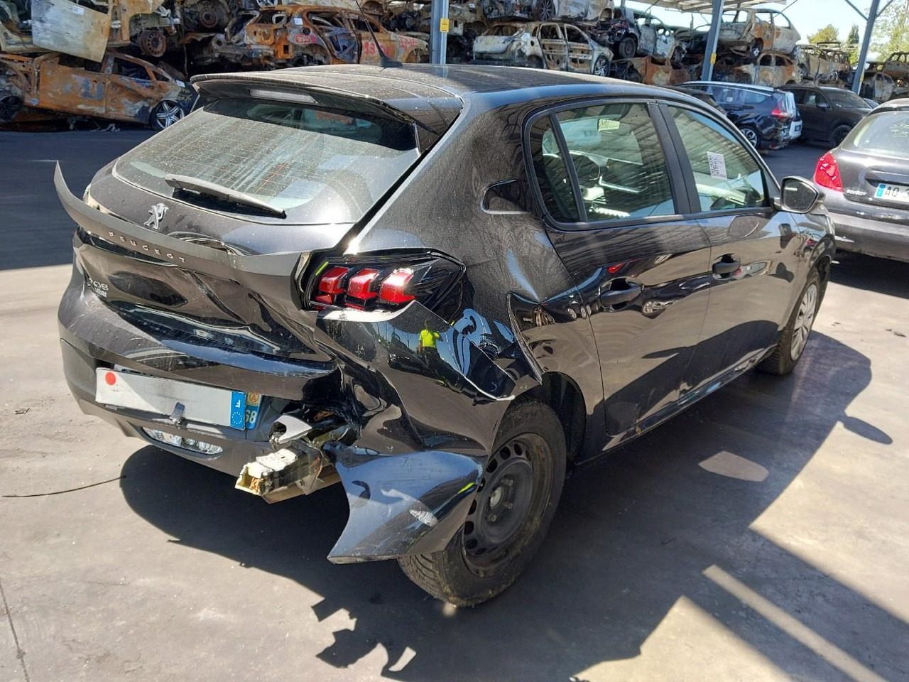 PEUGEOT 208 II 1.5 BLUEHDI 100 PACK - Automóvel: foto 4 PEUGEOT 208 II 1.5 BLUEHDI 100 PACK - Automóvel: foto 4