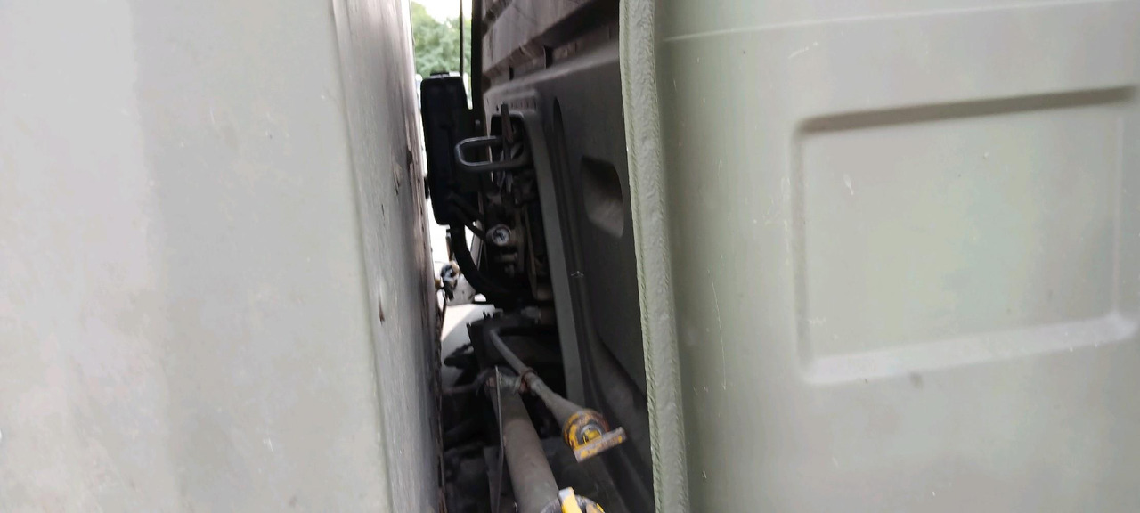 Camião de transporte de cavalos RENAULT M180 PORTEUR BETAILLERE: foto 17
