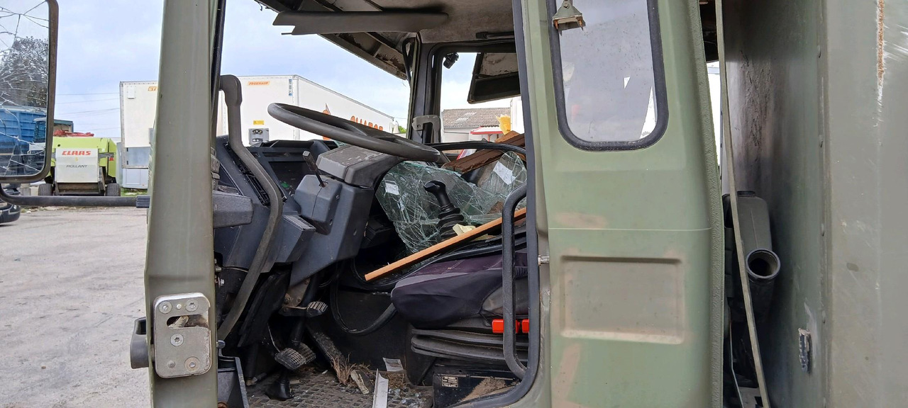 Camião de transporte de cavalos RENAULT M180 PORTEUR BETAILLERE: foto 10