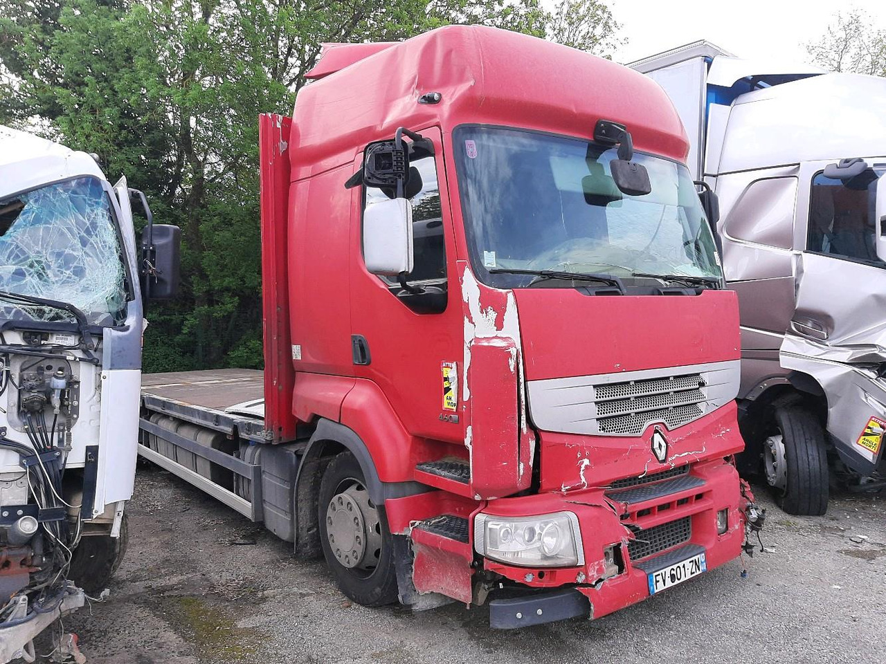 RENAULT PREMIUM 470 PLATEAU - Camião de caixa aberta/ Plataforma: foto 1 RENAULT PREMIUM 470 PLATEAU - Camião de caixa aberta/ Plataforma: foto 1