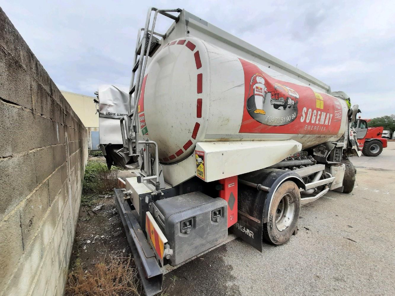 VOLVO FL 280 CITERNE - Caminhão tanque: foto 4 VOLVO FL 280 CITERNE - Caminhão tanque: foto 4