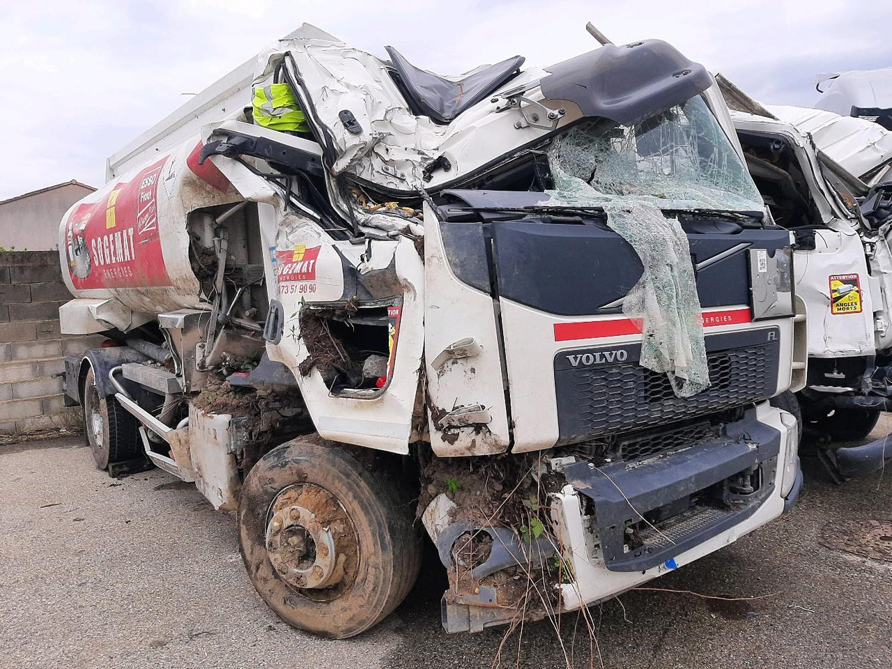 VOLVO FL 280 CITERNE - Caminhão tanque: foto 1 VOLVO FL 280 CITERNE - Caminhão tanque: foto 1