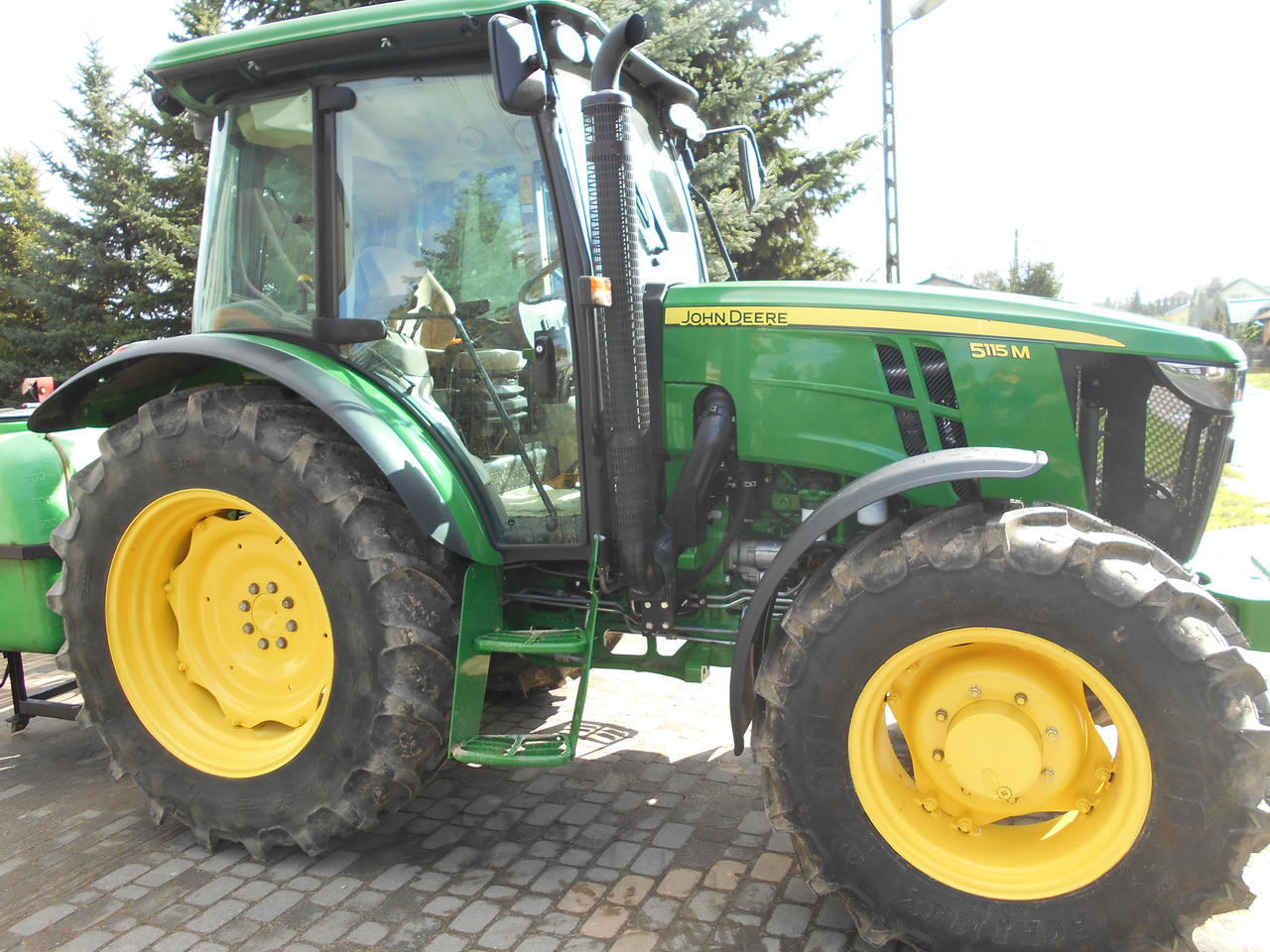 John Deere 5115M - Trator: foto 2 John Deere 5115M - Trator: foto 2