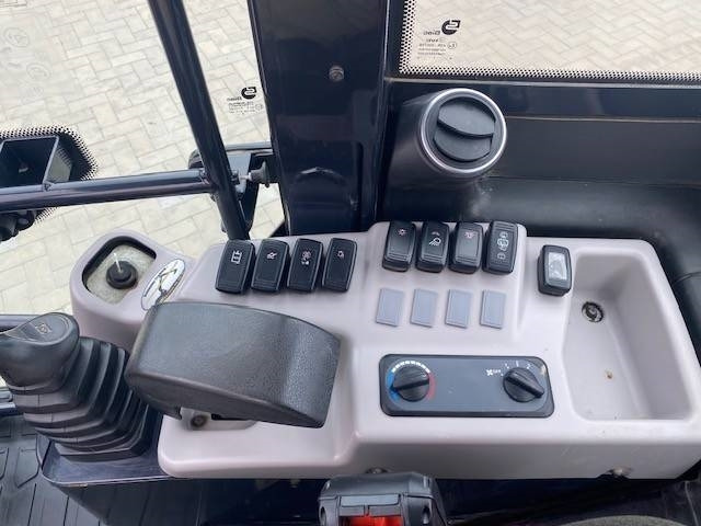 Leasing de Kubota R 070  Kubota R 070: foto 13