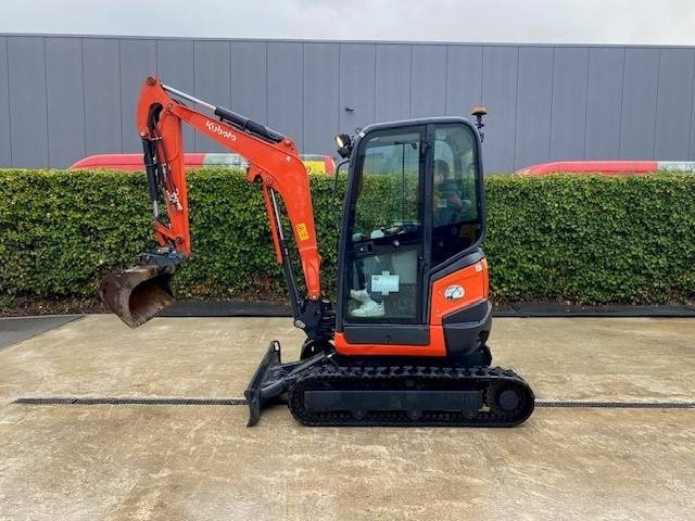 Kubota U 27-4 - Mini escavadeira: foto 1 Kubota U 27-4 - Mini escavadeira: foto 1