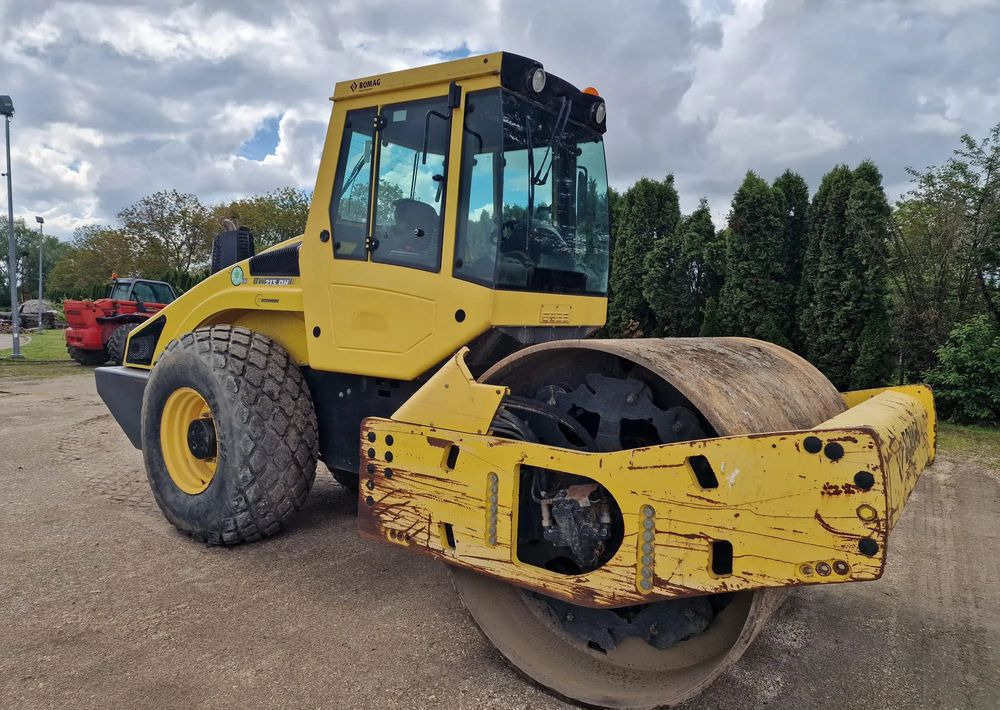 Bomag Bw 213 DH-4 - Rolo: foto 1 Bomag Bw 213 DH-4 - Rolo: foto 1