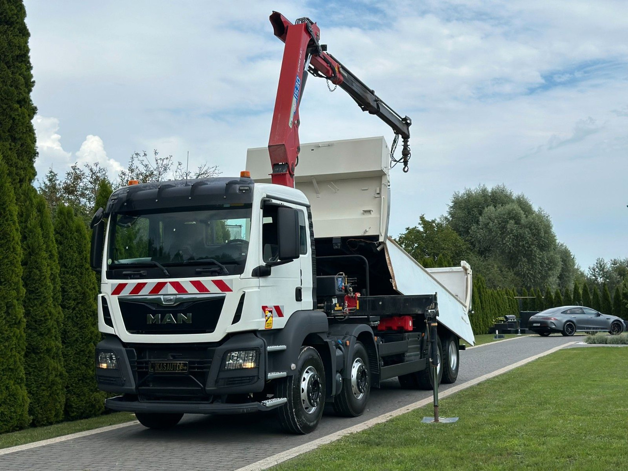 MAN TGS 440 / 8x4 /CRANE HMF 1530/ TIPPER - Camião basculante, Camião grua: foto 1 MAN TGS 440 / 8x4 /CRANE HMF 1530/ TIPPER - Camião basculante, Camião grua: foto 1