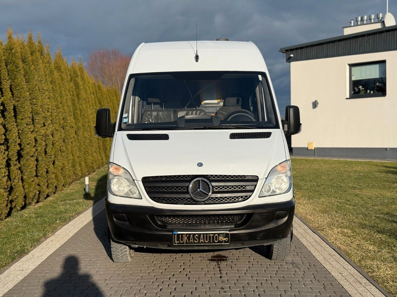 Mercedes-Benz SPRINTER 516 3,5 T FURGON - Carrinha de contentor: foto 2 Mercedes-Benz SPRINTER 516 3,5 T FURGON - Carrinha de contentor: foto 2
