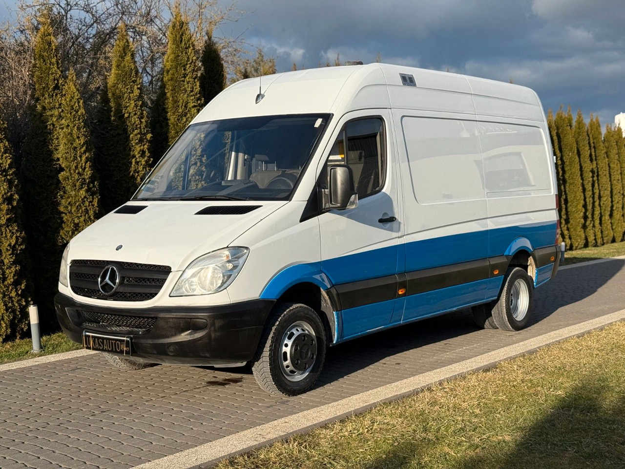 Mercedes-Benz SPRINTER 516 3,5 T FURGON - Carrinha de contentor: foto 1 Mercedes-Benz SPRINTER 516 3,5 T FURGON - Carrinha de contentor: foto 1