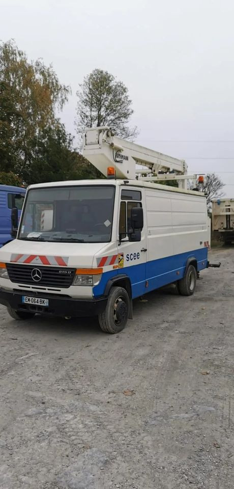 Mercedes-Benz VARIO 815D 17 M - Caminhão com plataforma aérea: foto 1 Mercedes-Benz VARIO 815D 17 M - Caminhão com plataforma aérea: foto 1