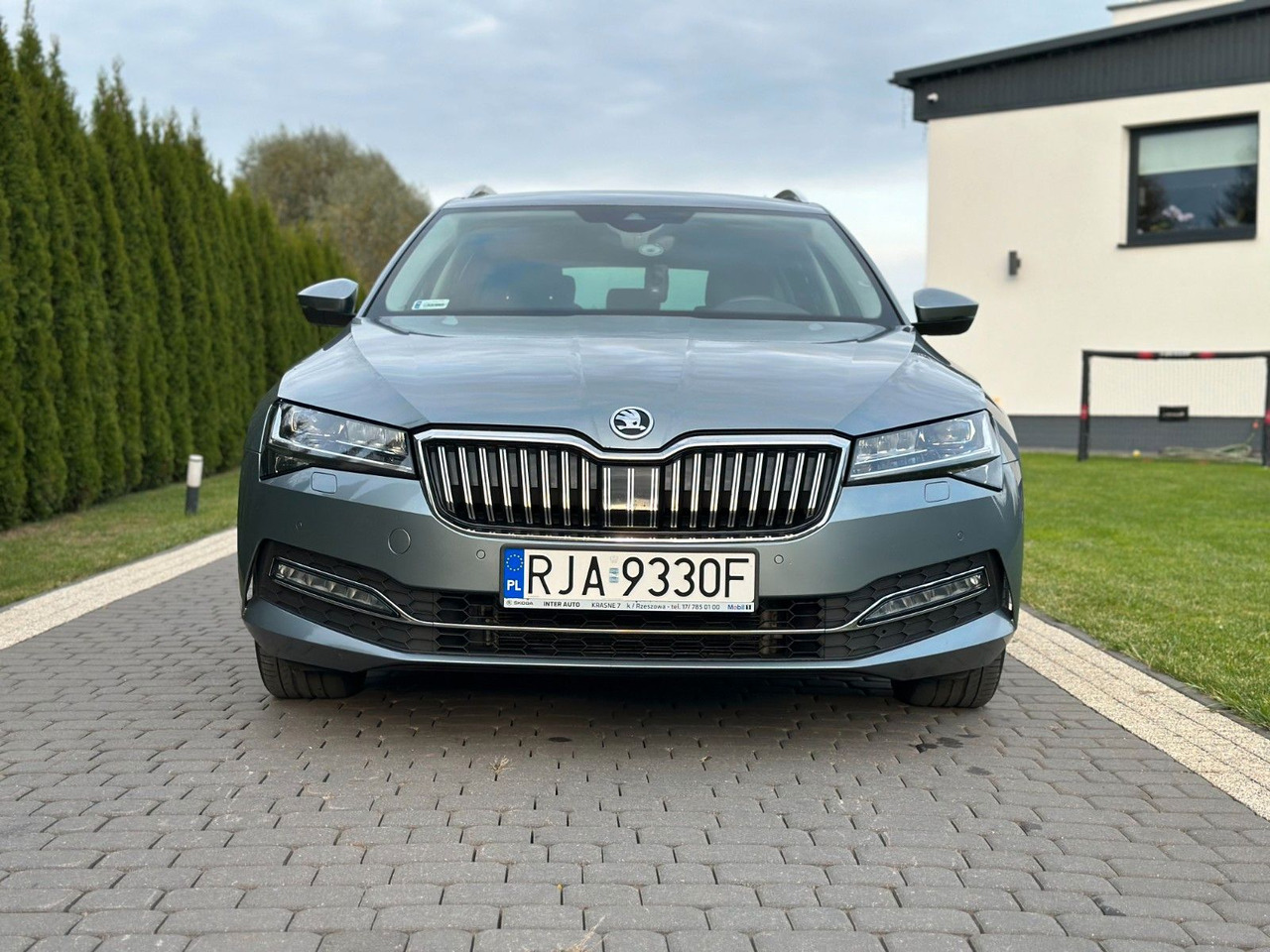 Skoda Superb 2.0 TDI SCR 147kW DSG STYLE COMBI - Automóvel: foto 2 Skoda Superb 2.0 TDI SCR 147kW DSG STYLE COMBI - Automóvel: foto 2