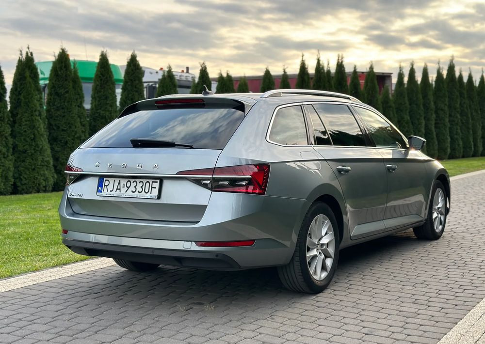 Skoda Superb 2.0 TDI SCR Style DSG - Automóvel: foto 5 Skoda Superb 2.0 TDI SCR Style DSG - Automóvel: foto 5