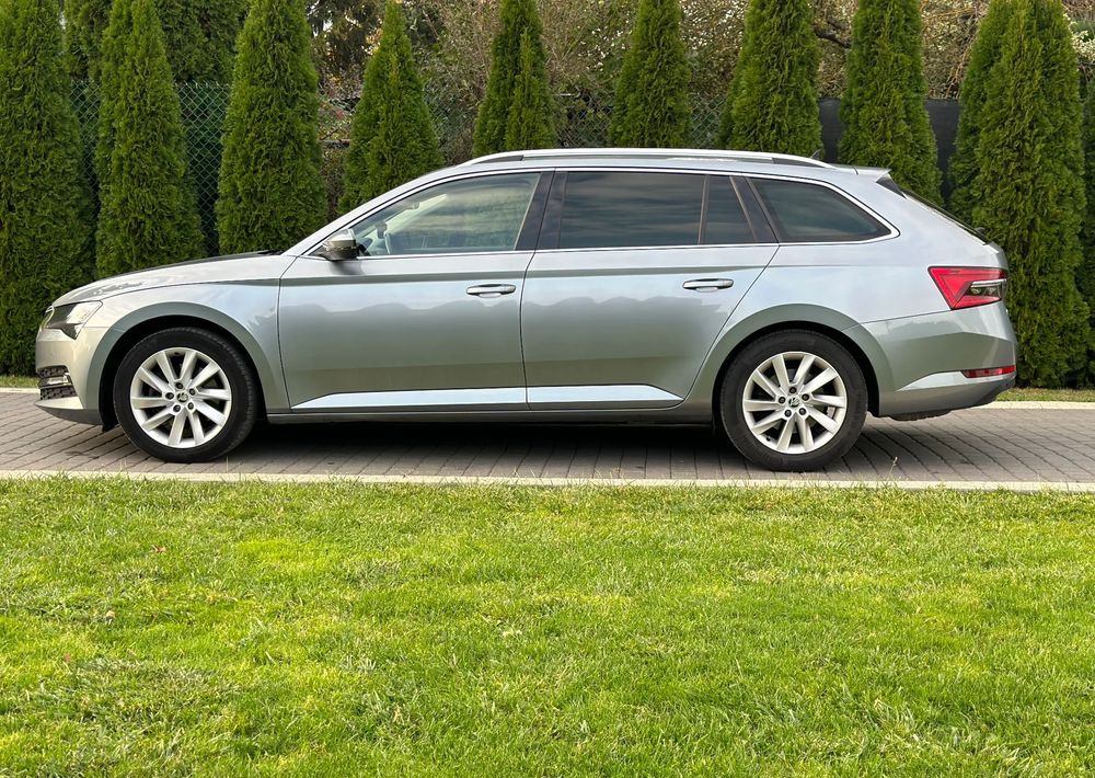 Skoda Superb 2.0 TDI SCR Style DSG - Carrinha: foto 4 Skoda Superb 2.0 TDI SCR Style DSG - Carrinha: foto 4