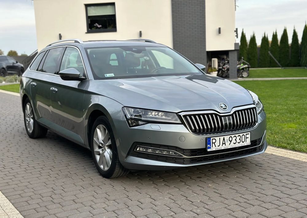 Skoda Superb 2.0 TDI SCR Style DSG - Automóvel: foto 3 Skoda Superb 2.0 TDI SCR Style DSG - Automóvel: foto 3
