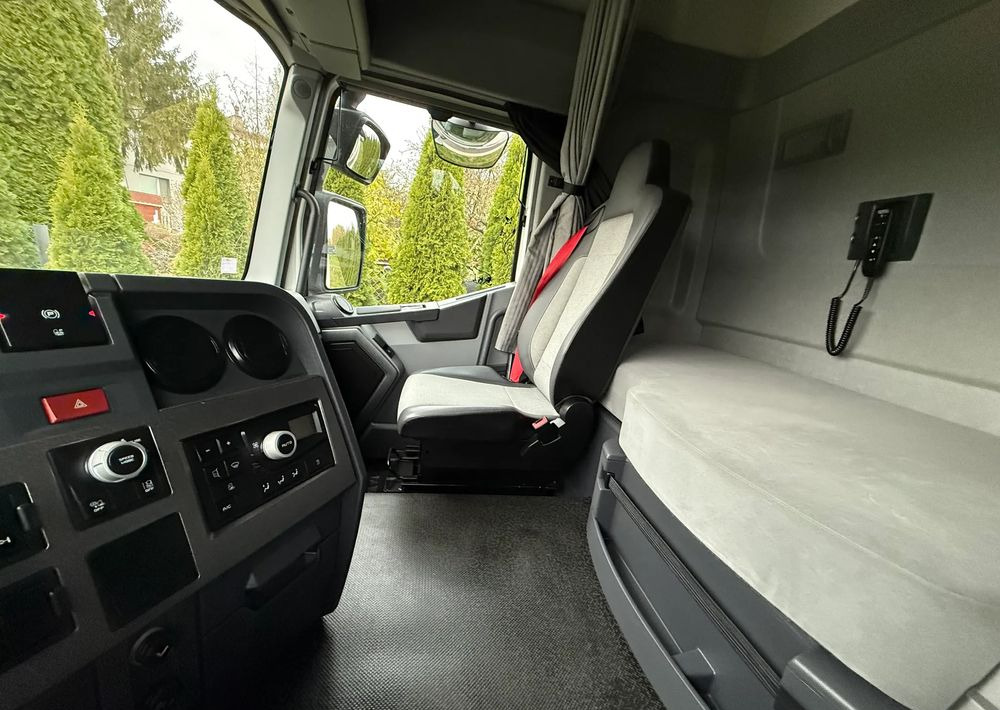Tractor Renault T 460 VIN KD: foto 10