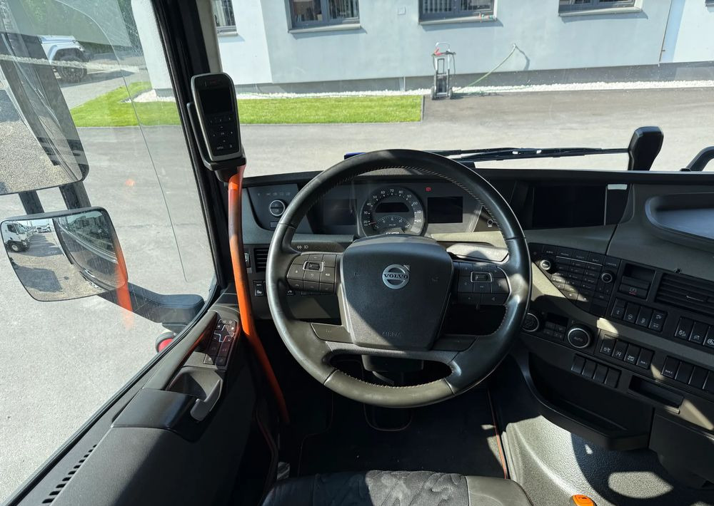 Camião furgão Volvo FH16 660 HP TANDEM 6x2 LIMITED EDITION: foto 20