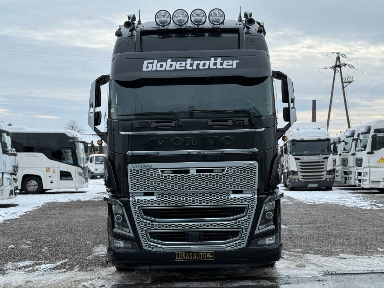 Volvo FH16 660 HP XL TANDEM 6x2 LIMITED EDITION - Camião de lona: foto 3 Volvo FH16 660 HP XL TANDEM 6x2 LIMITED EDITION - Camião de lona: foto 3