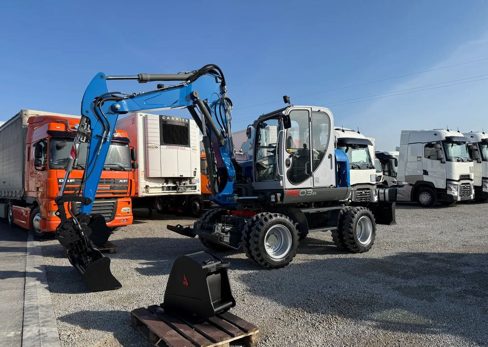 Wacker Neuson 9503-2 TRZY ŁYŻKI - Escavadeira de rodas: foto 3 Wacker Neuson 9503-2 TRZY ŁYŻKI - Escavadeira de rodas: foto 3